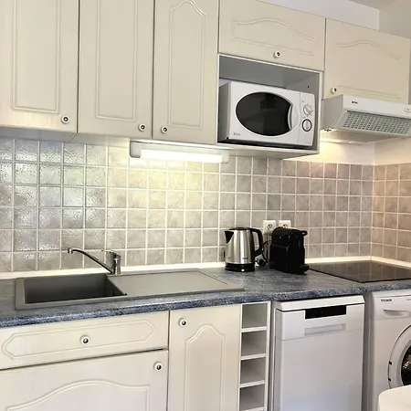 Climatise 2 Pieces Avec Terrasse Et Parking Au Lavandou - Fr-1-251-854 Apartamento Le Lavandou